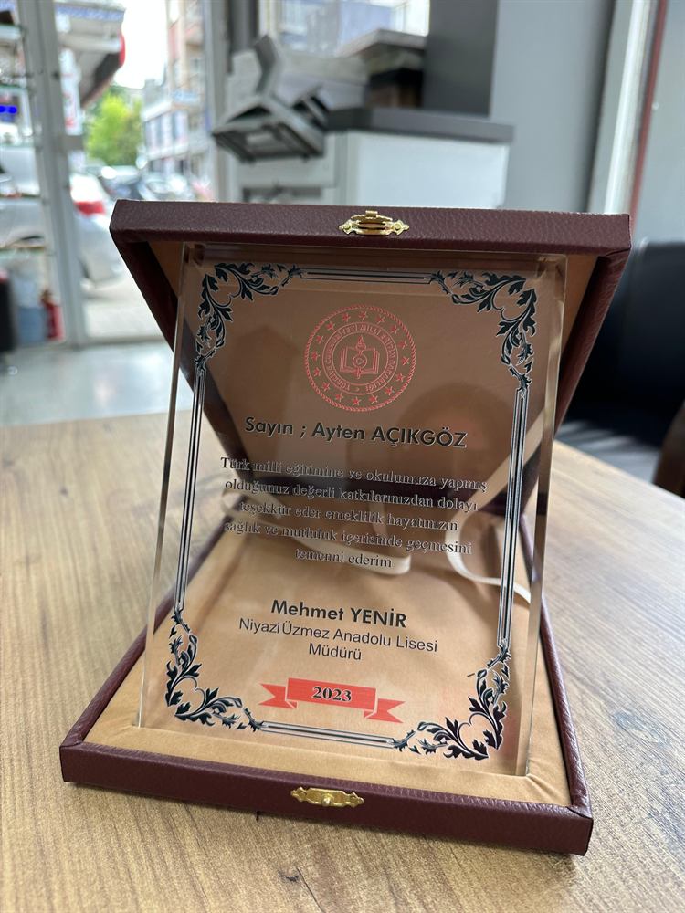 Turgutlu kişiye özel plaket baskı örneği 1 - Lider Ofset Matbaa