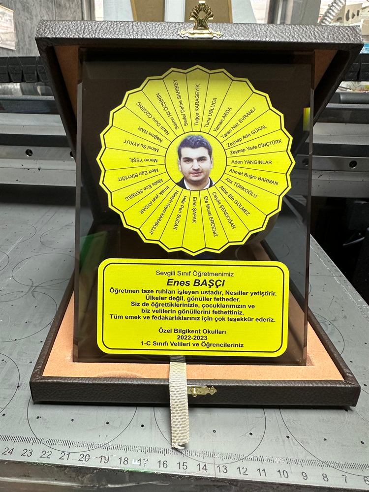 Turgutlu kişiye özel plaket baskı örneği 4 - Lider Ofset Matbaa